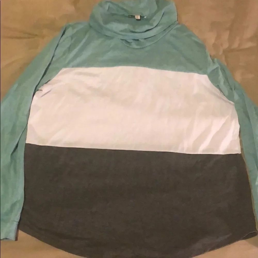 Women’s Long-sleeve Shirt green white gray